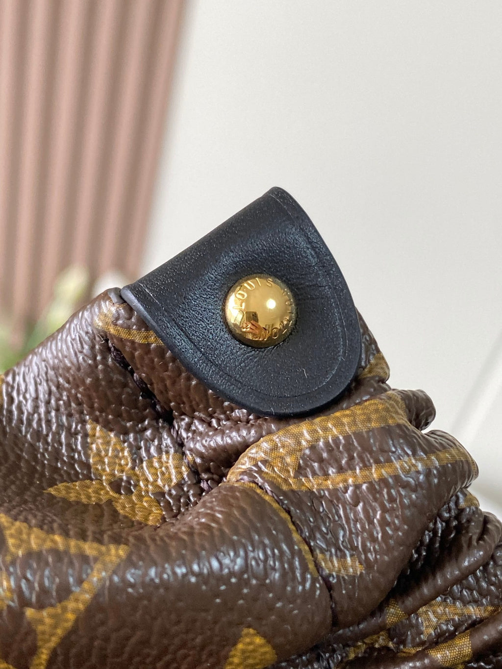 LV Pochette Sling PM