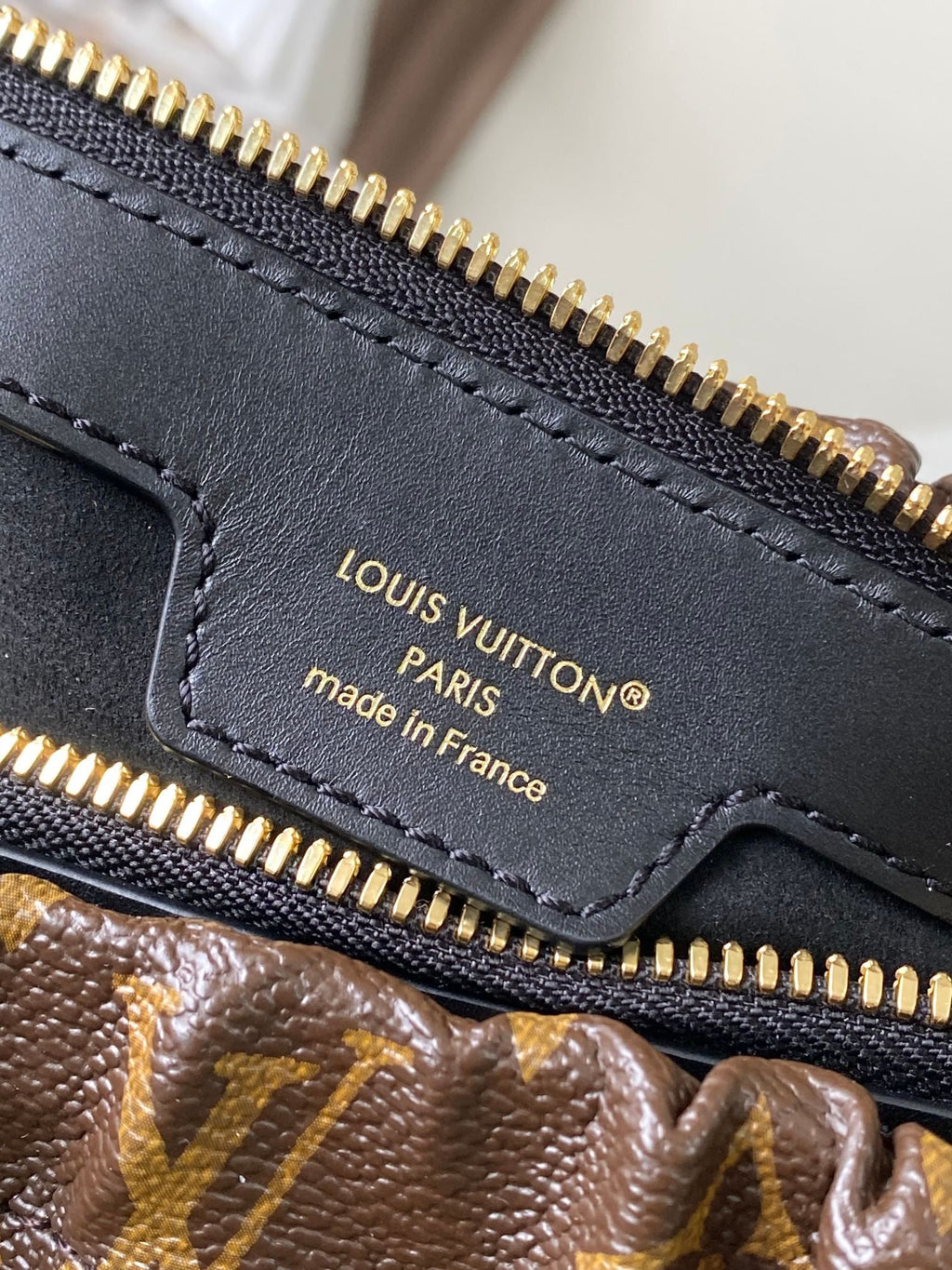 LV Pochette Sling PM