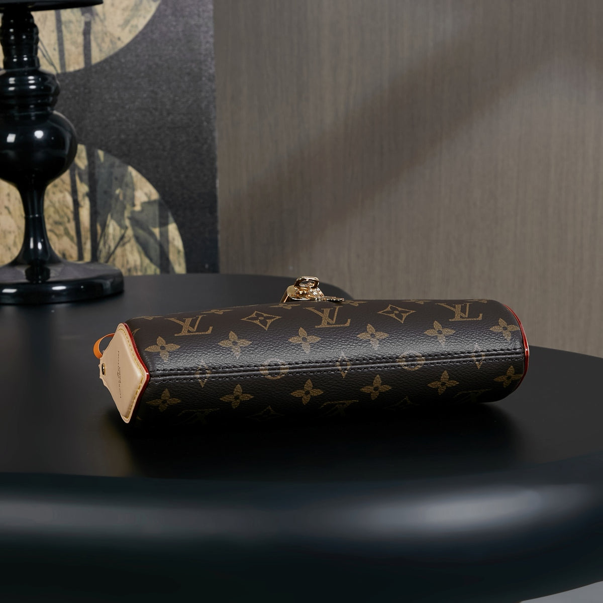 LV Pochette Tirette