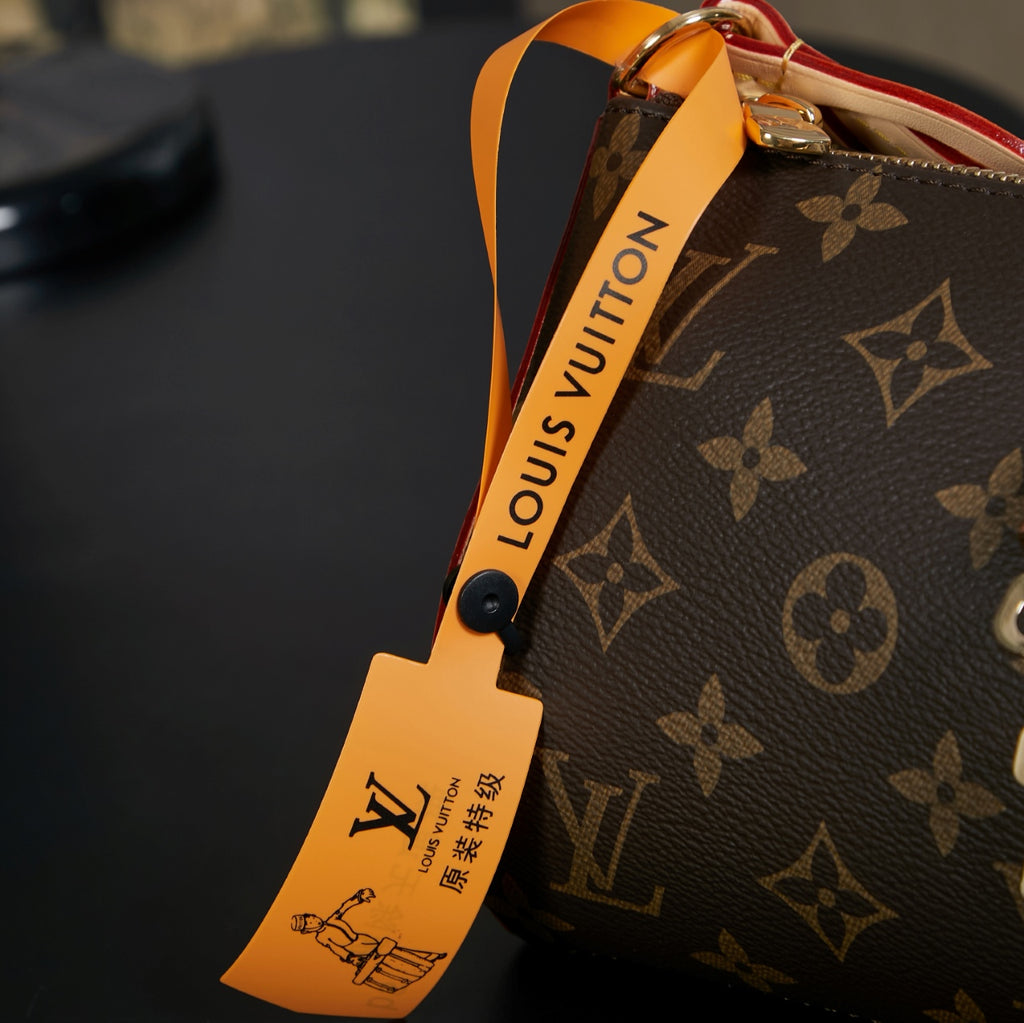 LV Pochette Tirette