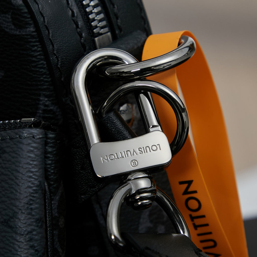 LV Trio Messenger