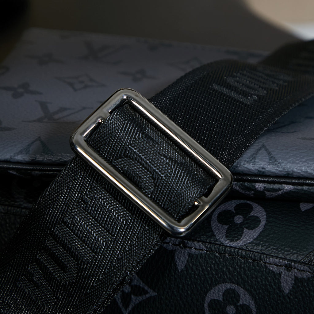 LV Trio Messenger