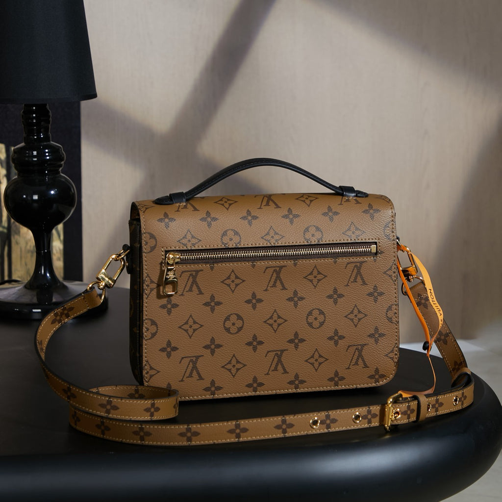 LV Pochette Métis