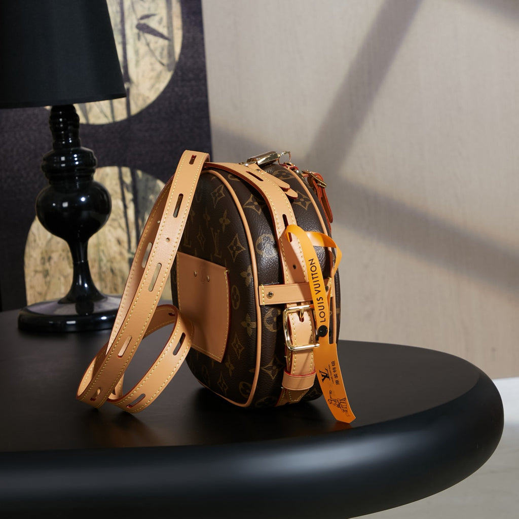 LV Boîte Chapeau Souple MM
