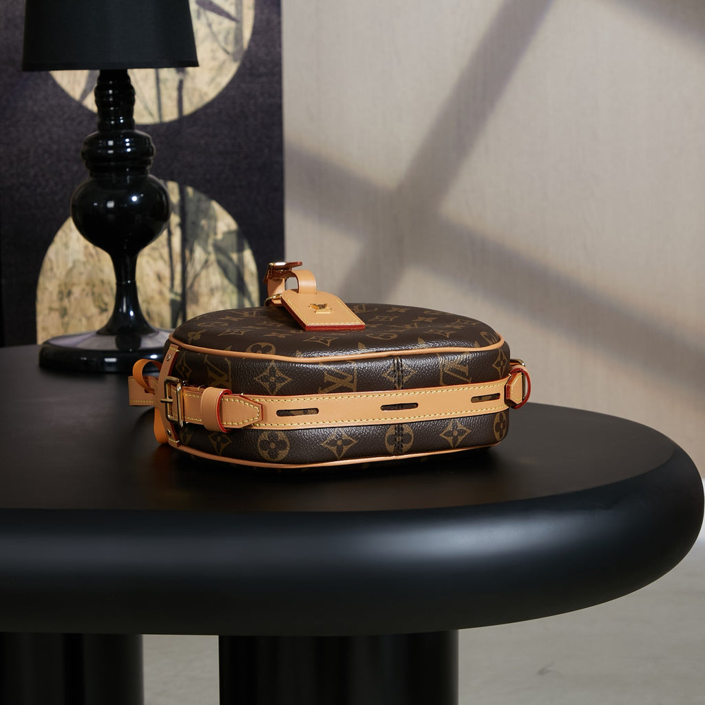LV Boîte Chapeau Souple MM