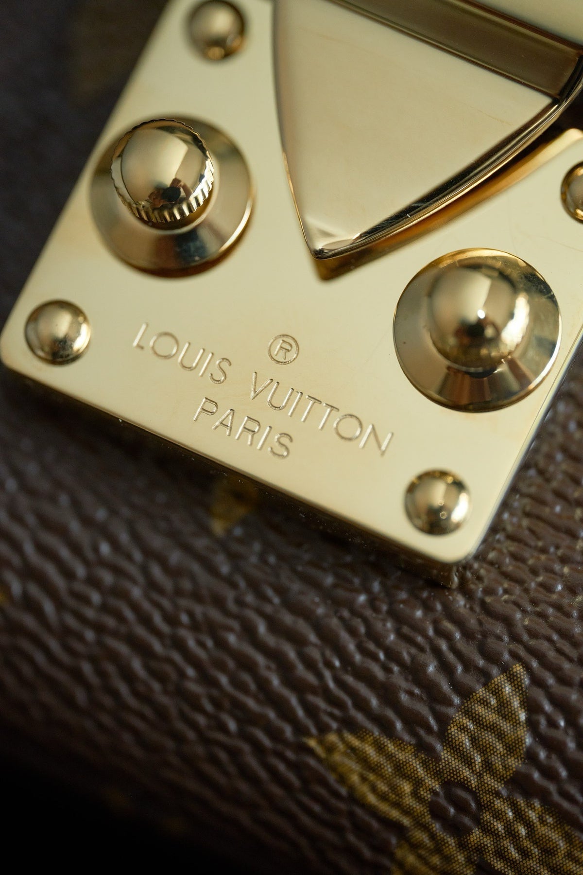 LV Pochette Métis East West