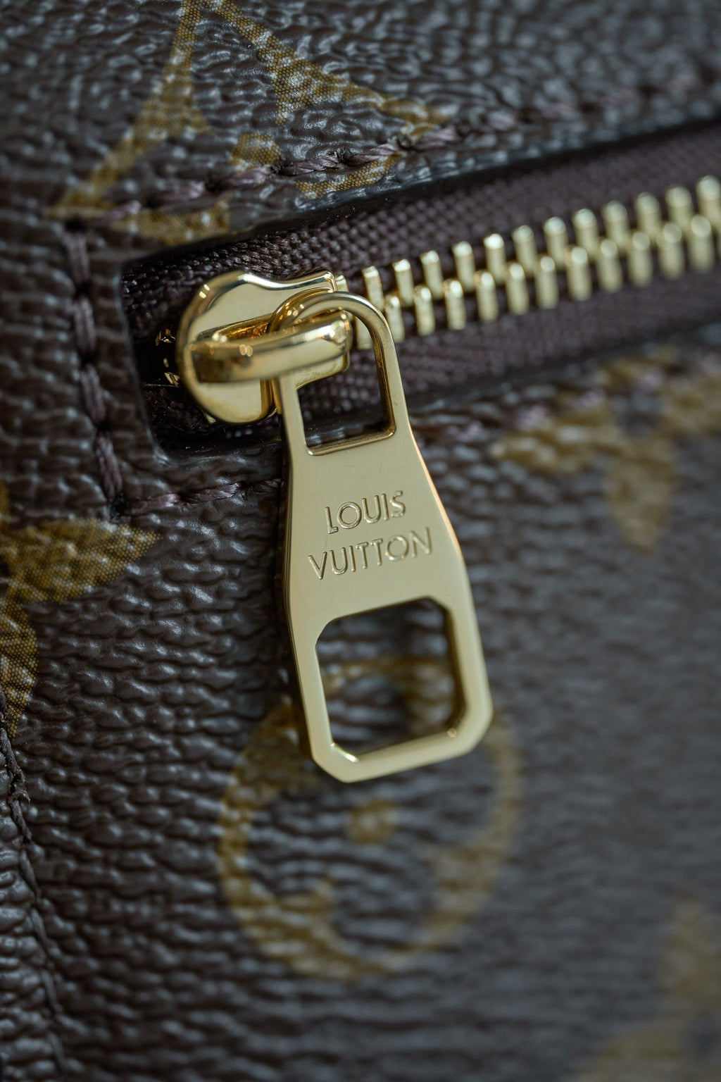 LV Pochette Métis East West