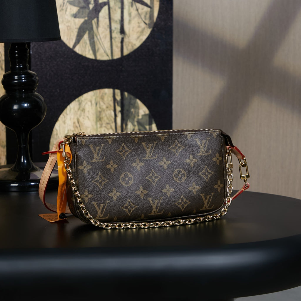 LV Pochette Accessoires
