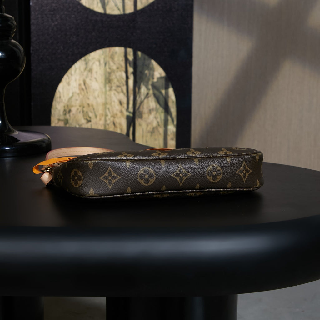 LV Pochette Accessoires