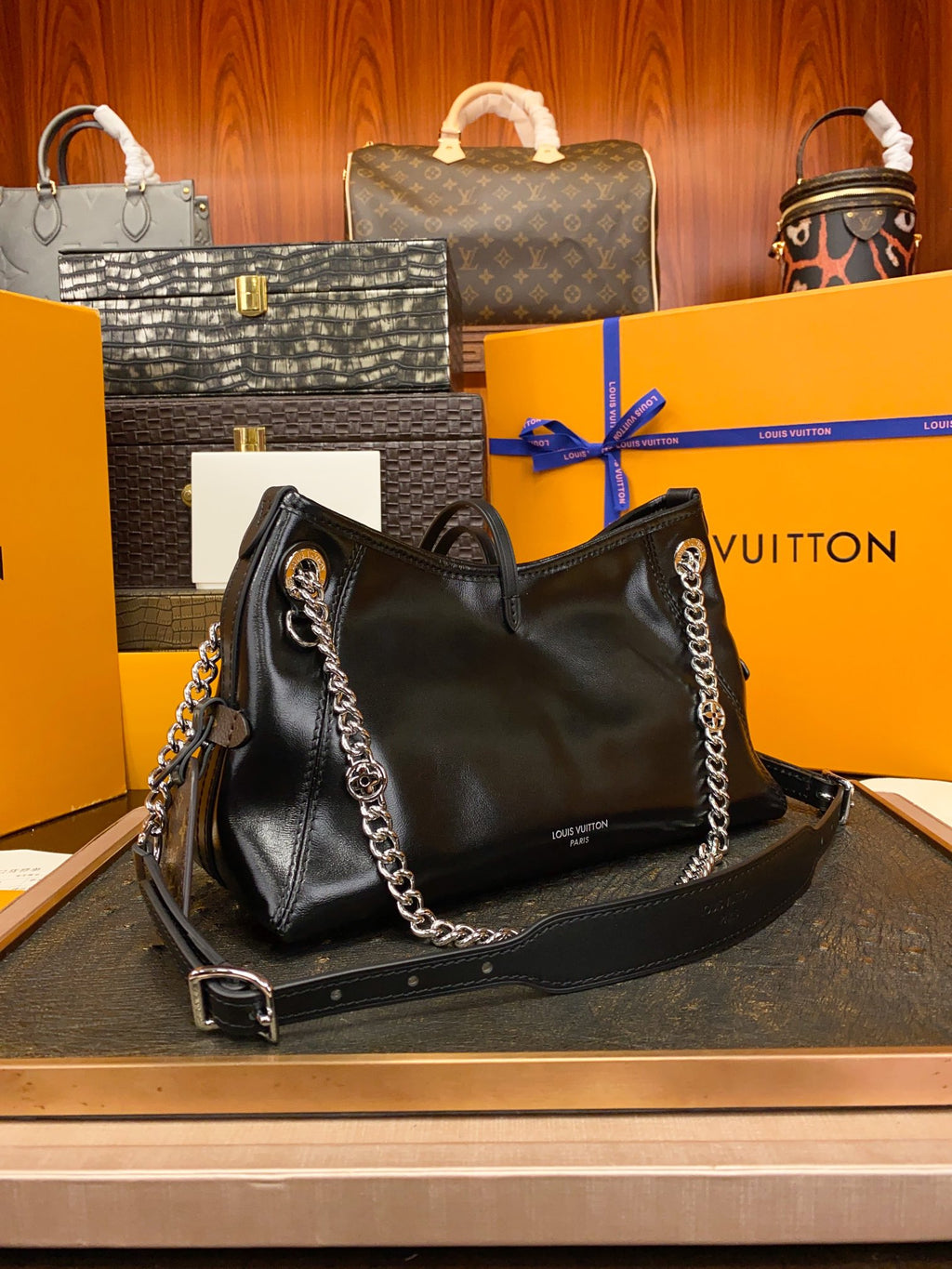 LV CarryAll Vibe BB  M12888