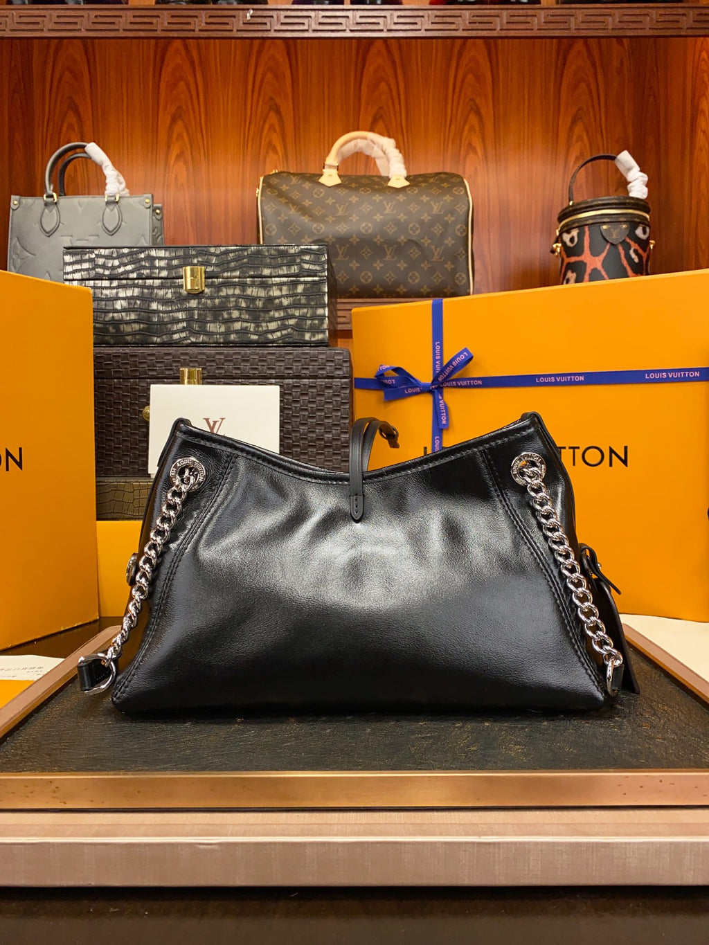 LV CarryAll Vibe BB  M12888