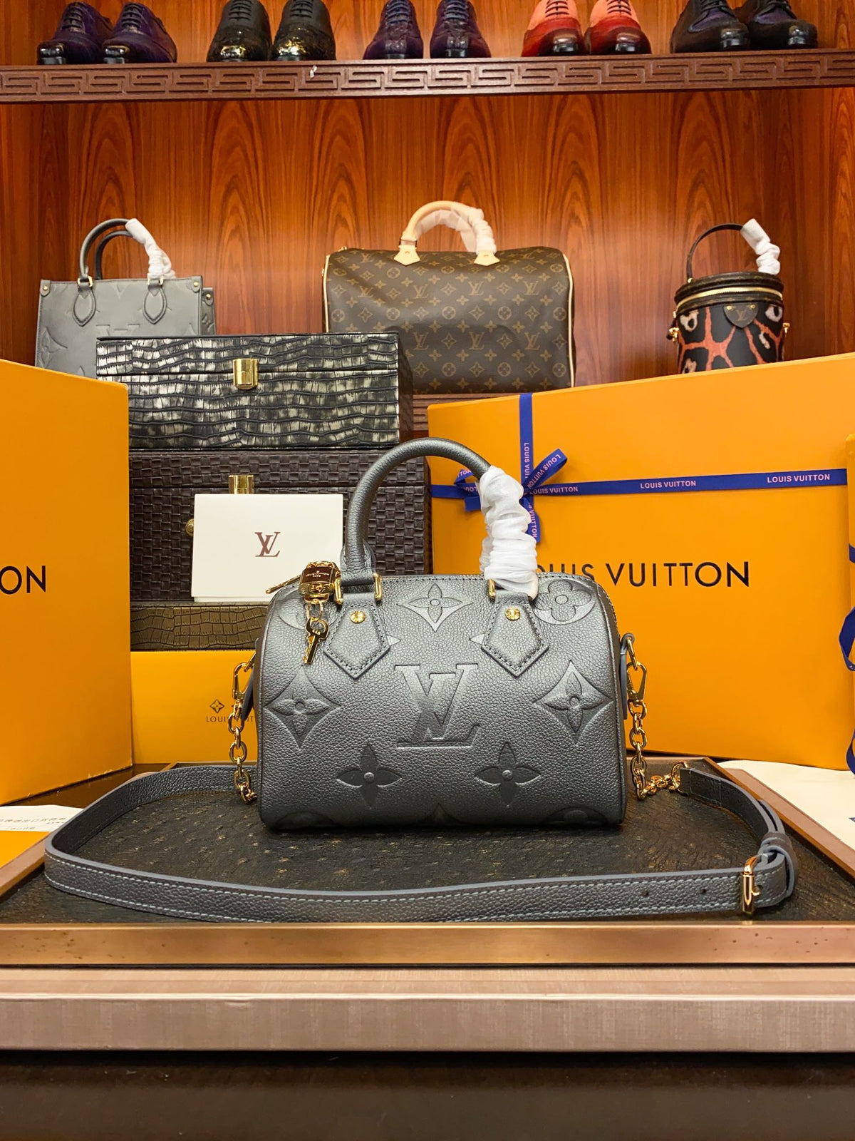 LV Speedy Bandoulière 20 Monogram Empreinte