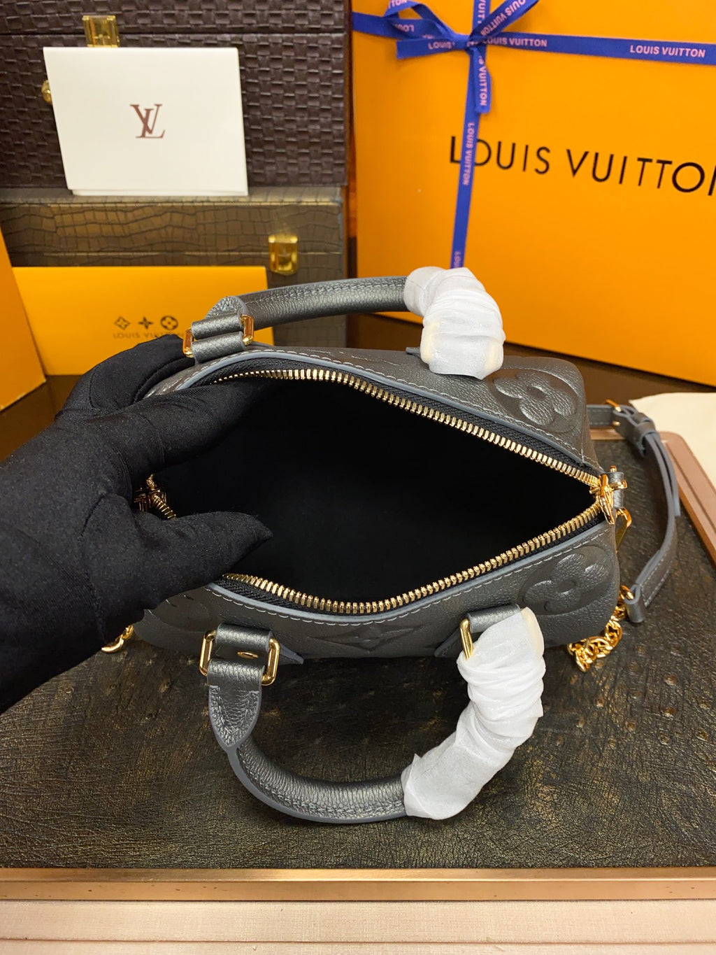 LV Speedy Bandoulière 20 Monogram Empreinte