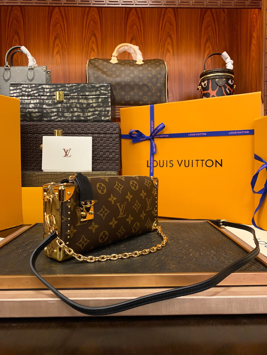 LV Slim Trunk