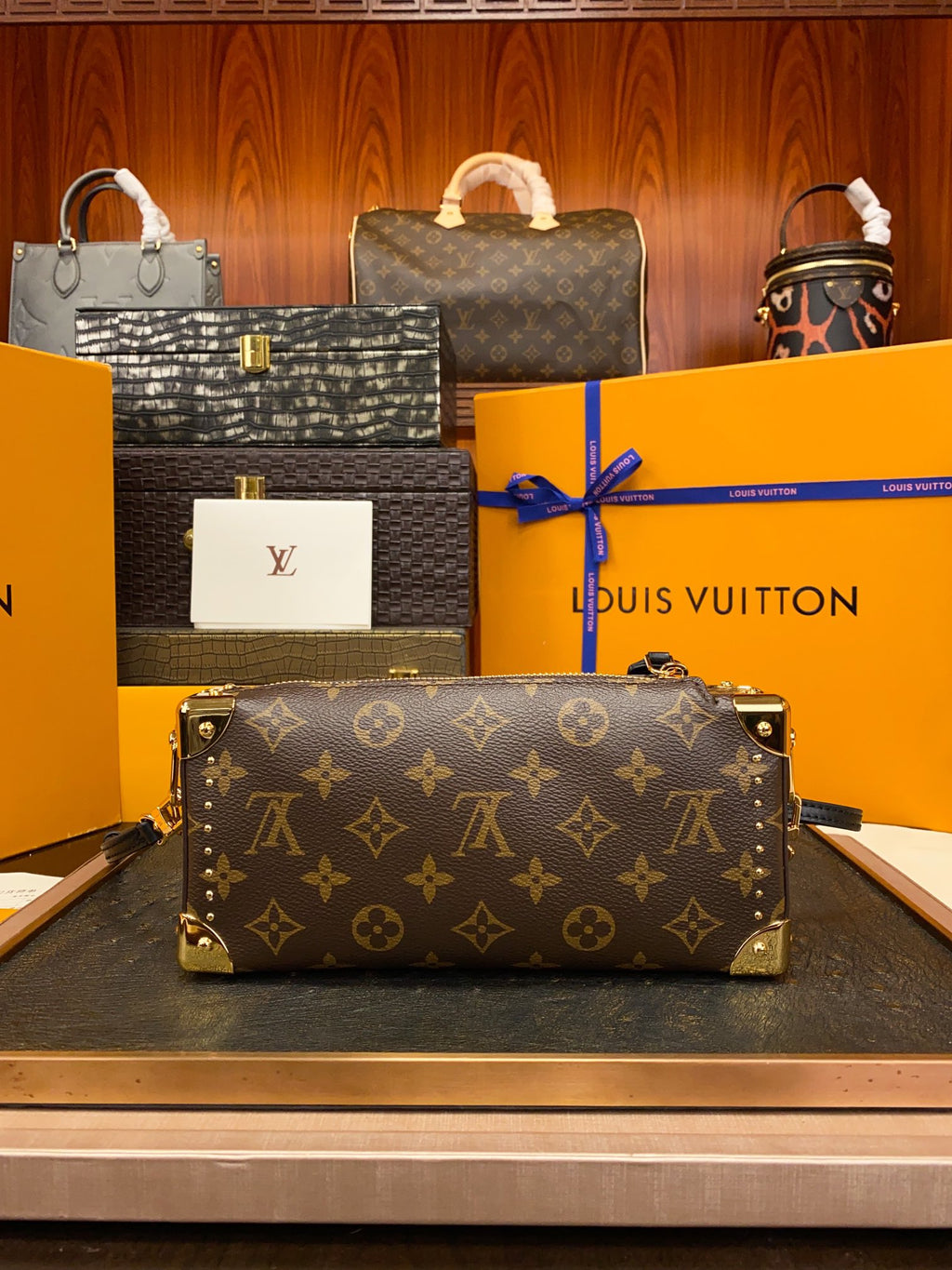 LV Slim Trunk