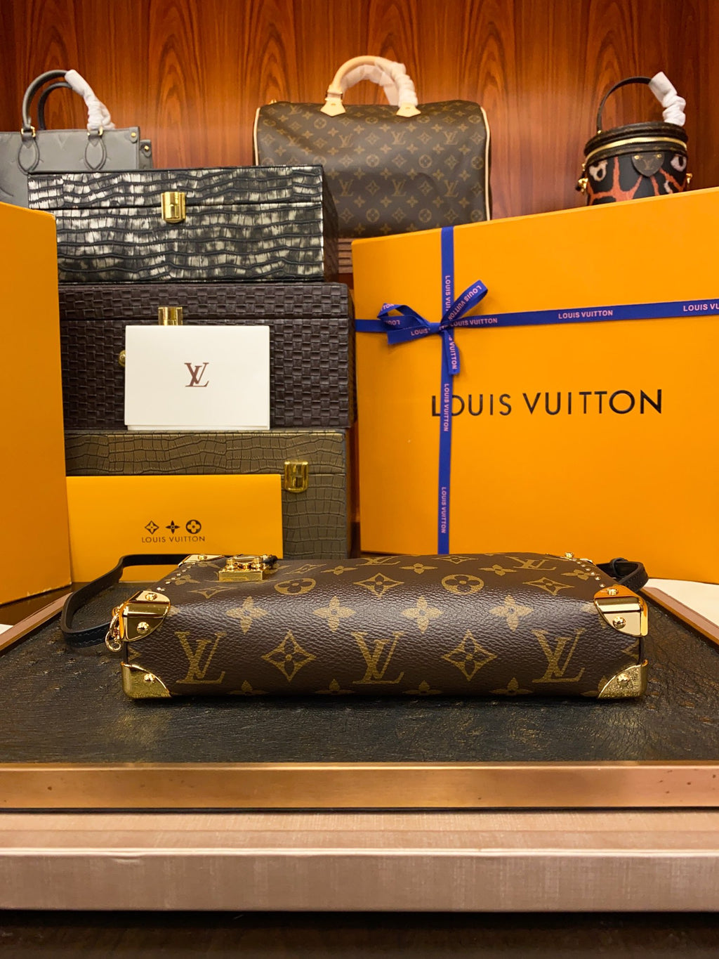 LV Slim Trunk