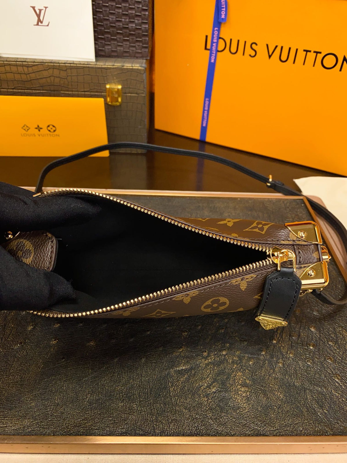 LV Slim Trunk