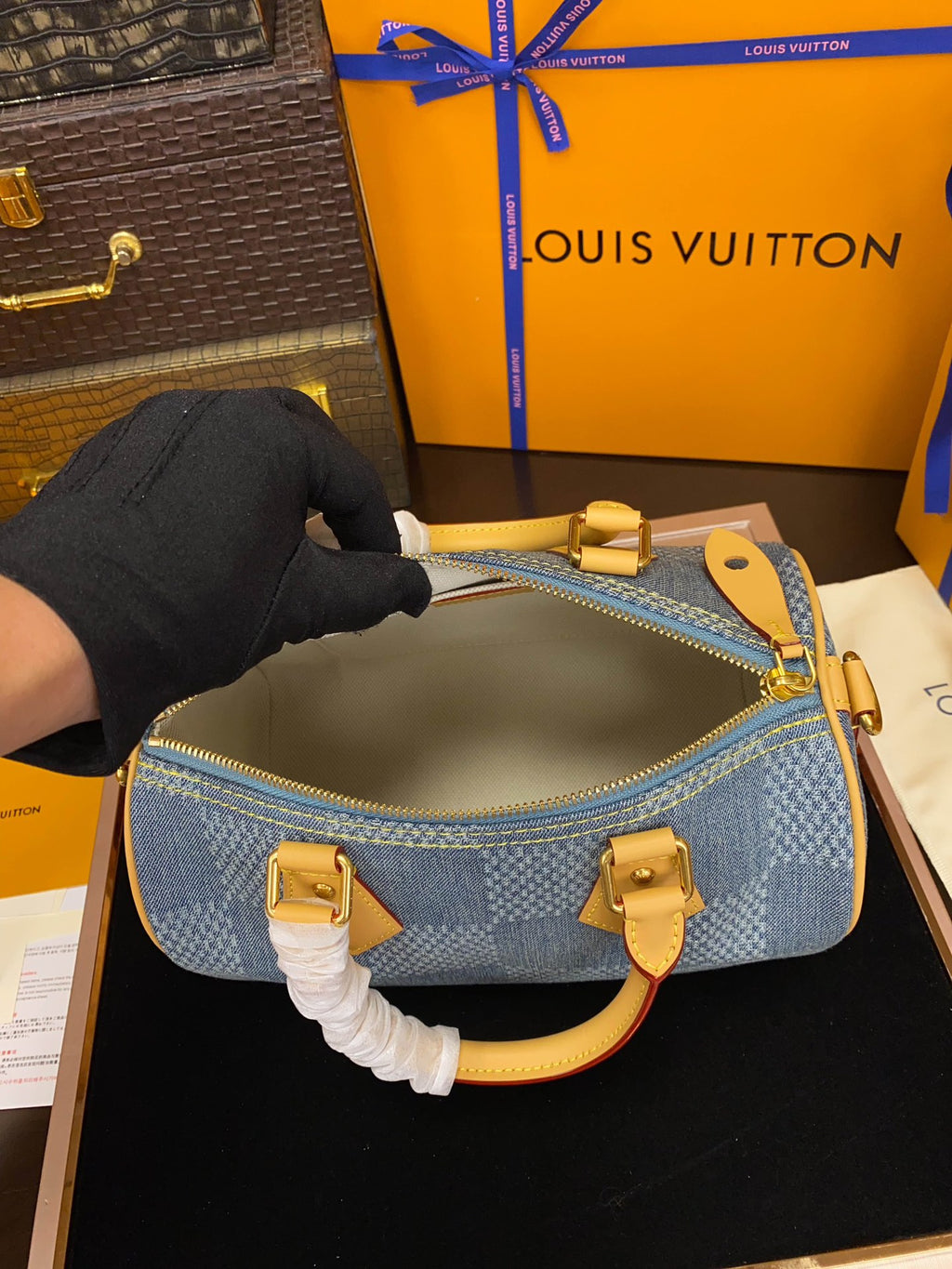 LV Speedy 25 Bandoulière Damier Denim 3D