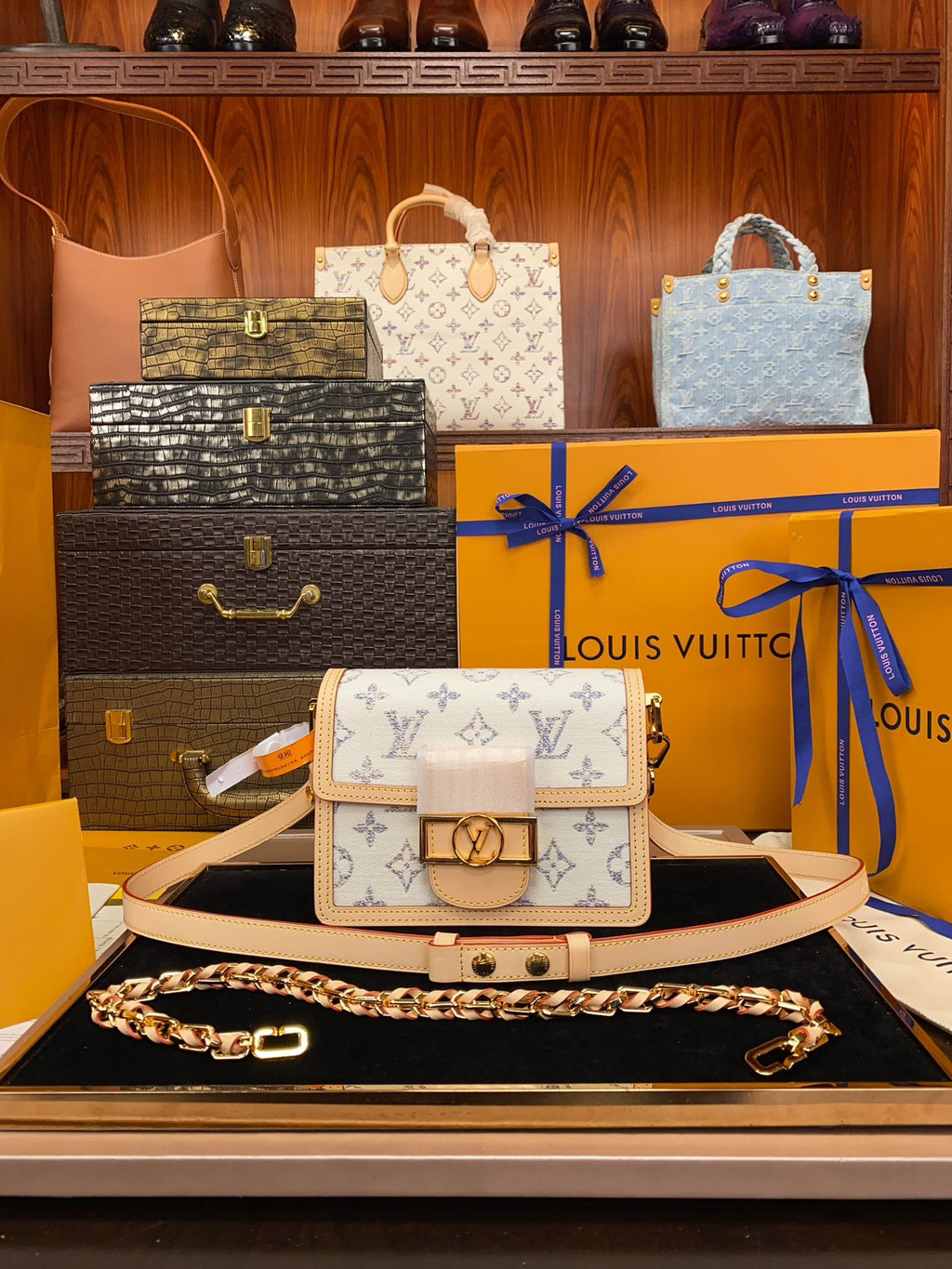 LV Mini Dauphine
