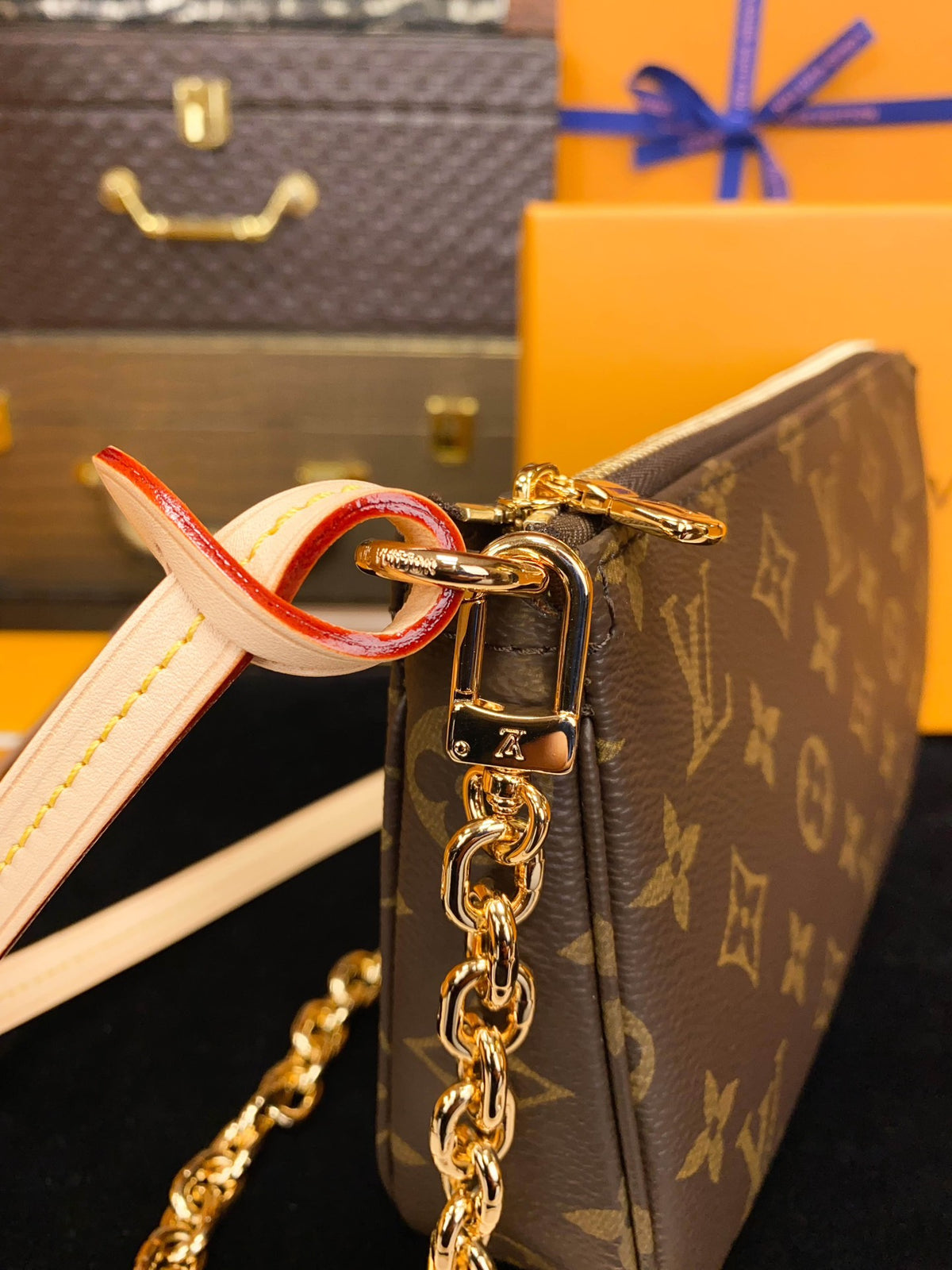 LV Pochette Accessoires