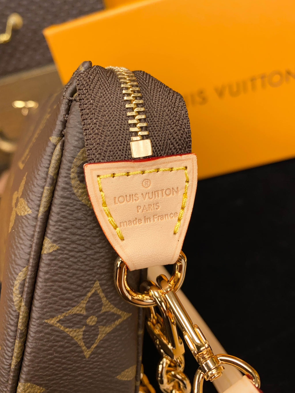 LV Pochette Accessoires
