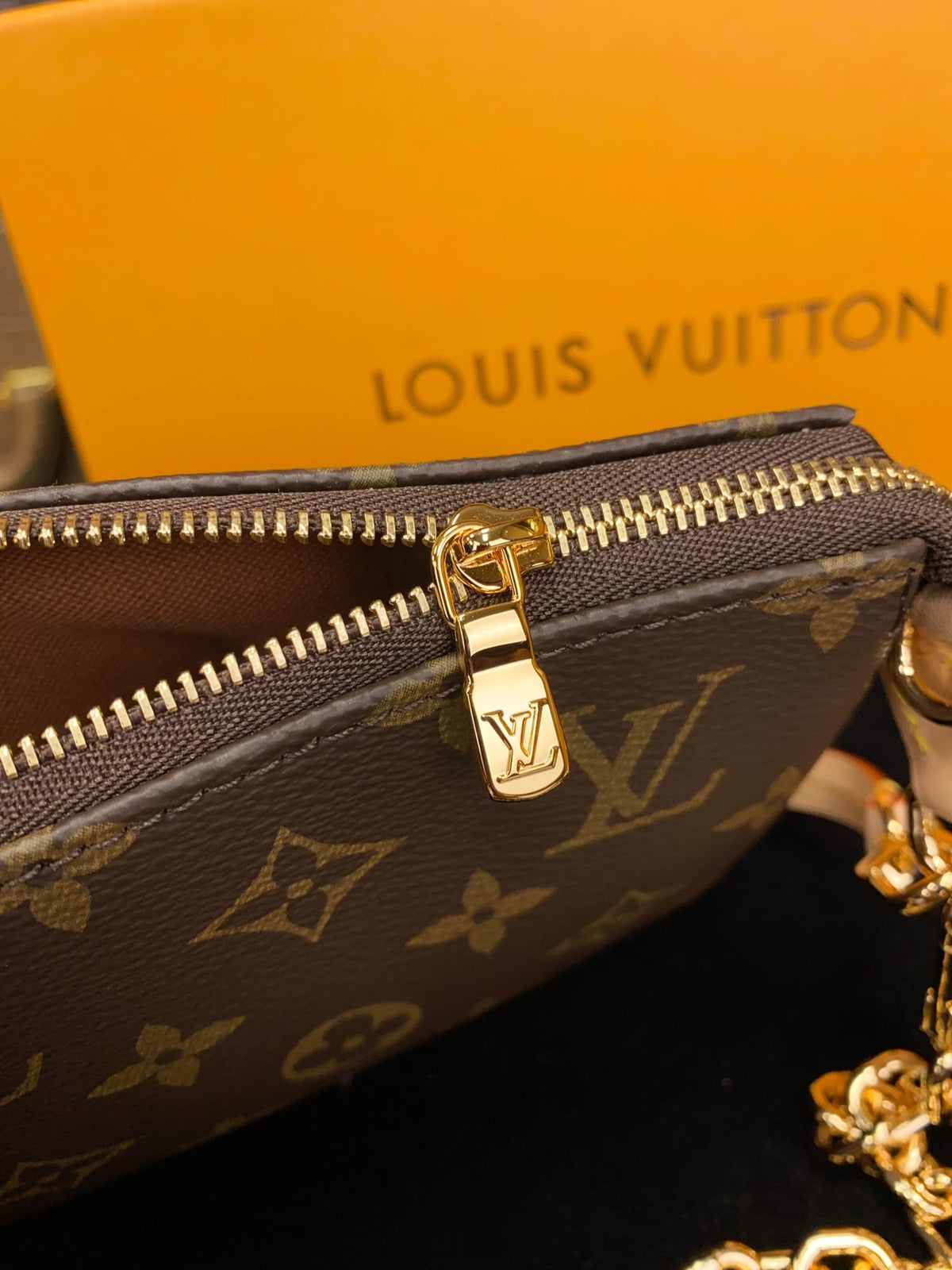 LV Pochette Accessoires