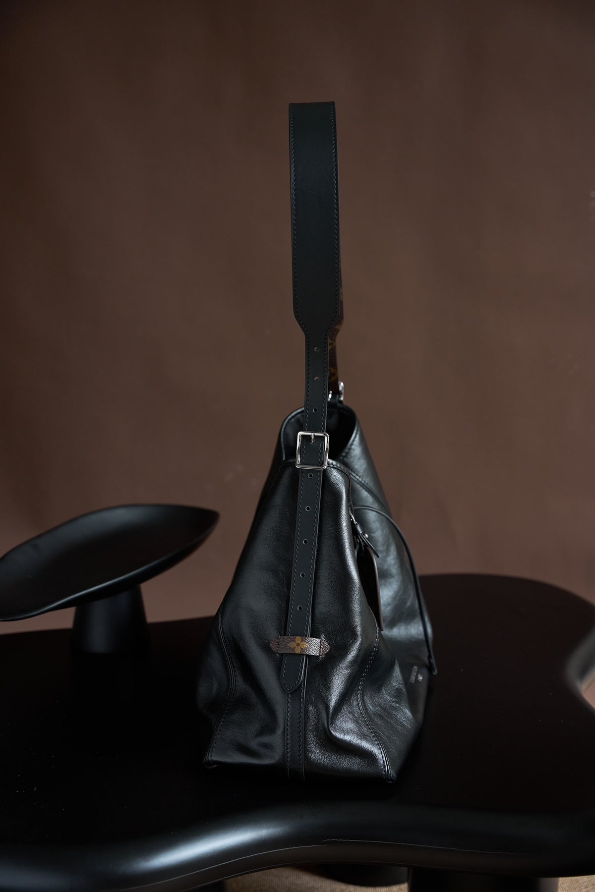 LV CarryAll Dark MM
