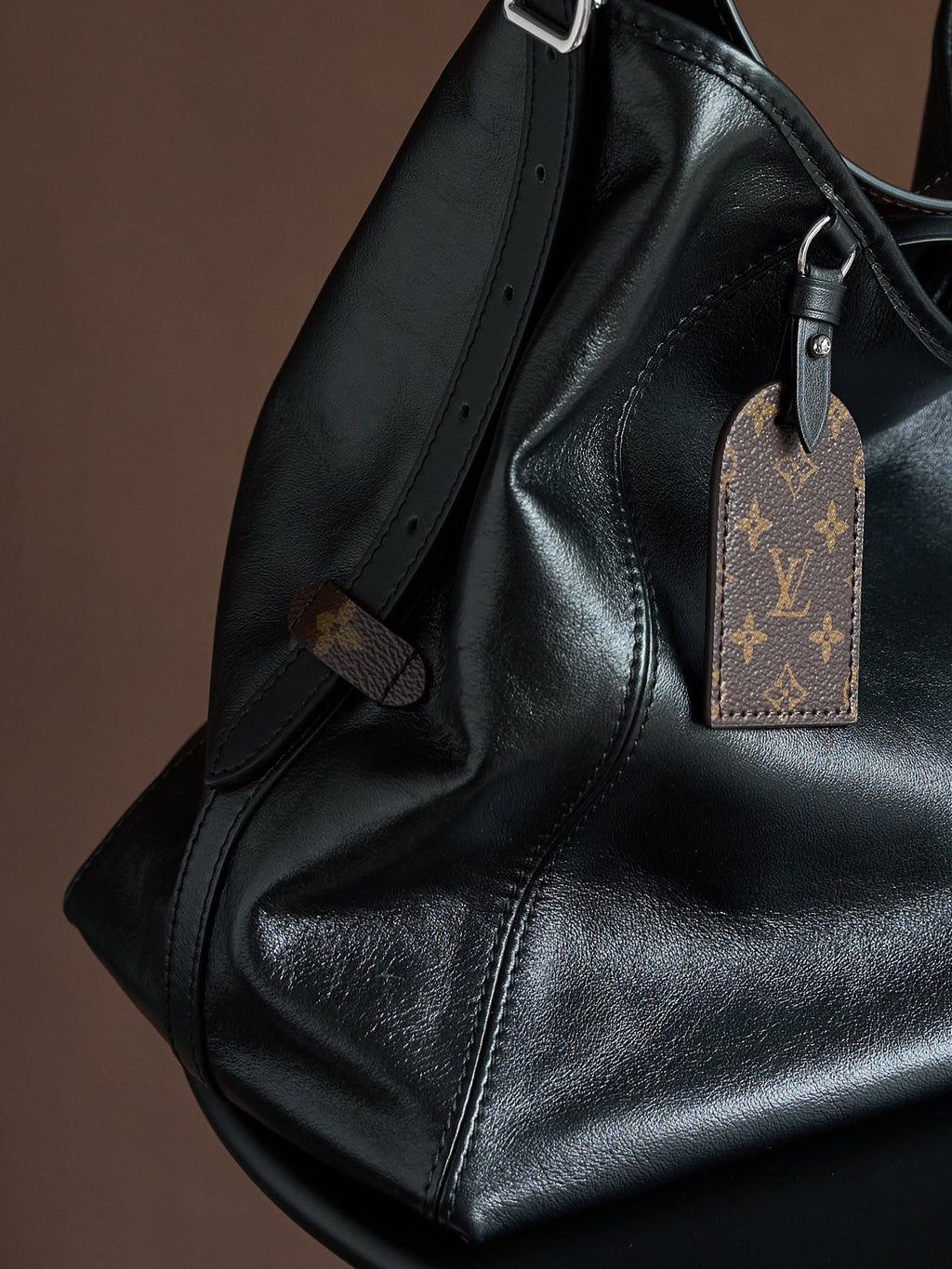 LV CarryAll Dark MM