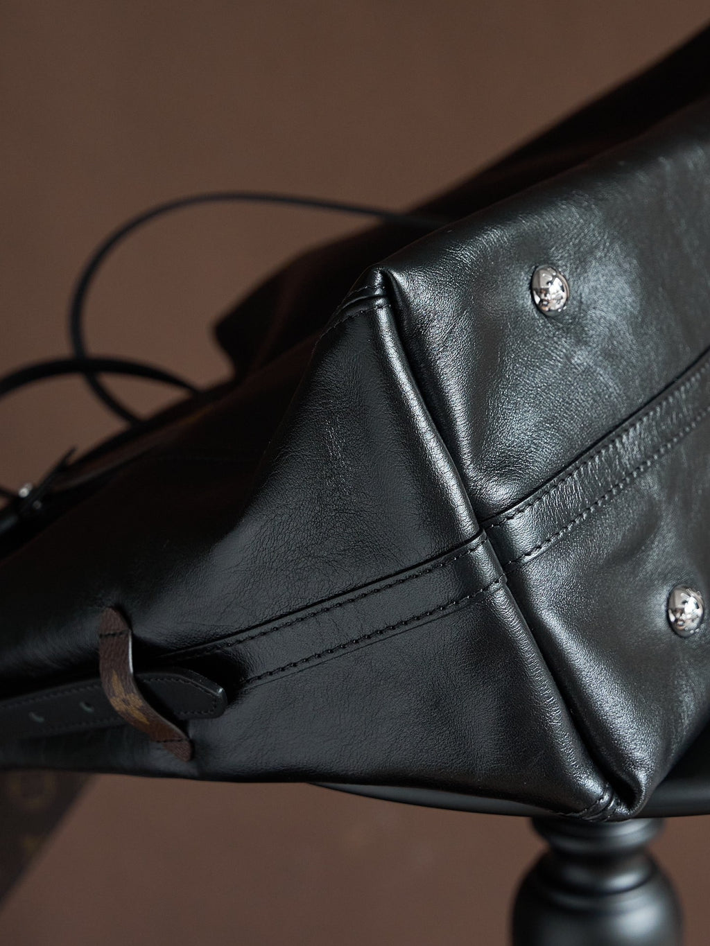 LV CarryAll Dark MM