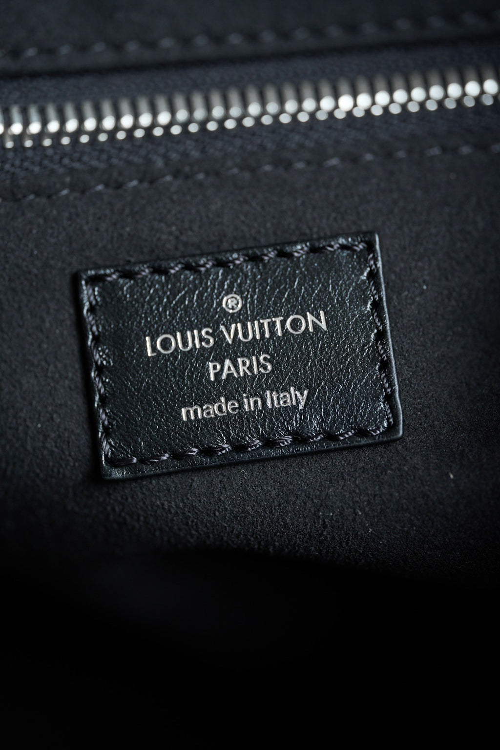LV CarryAll Dark MM