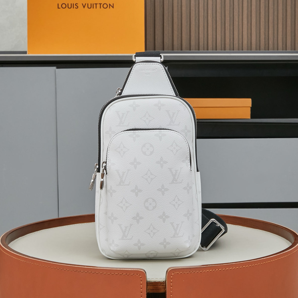 LV Avenue Slingbag PM