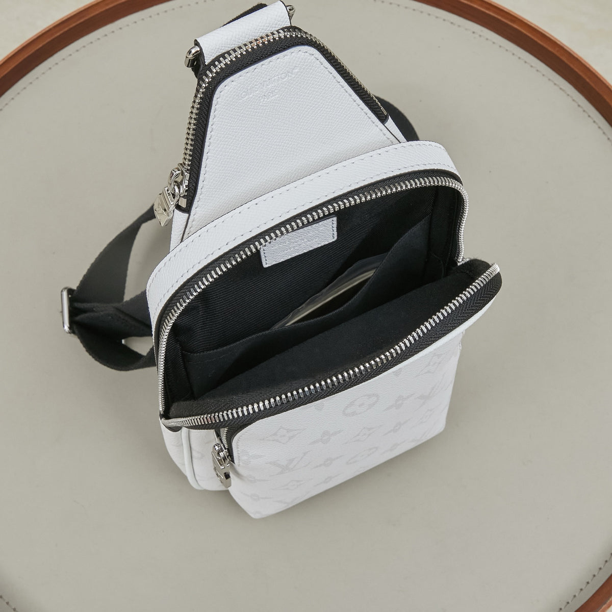 LV Avenue Slingbag PM