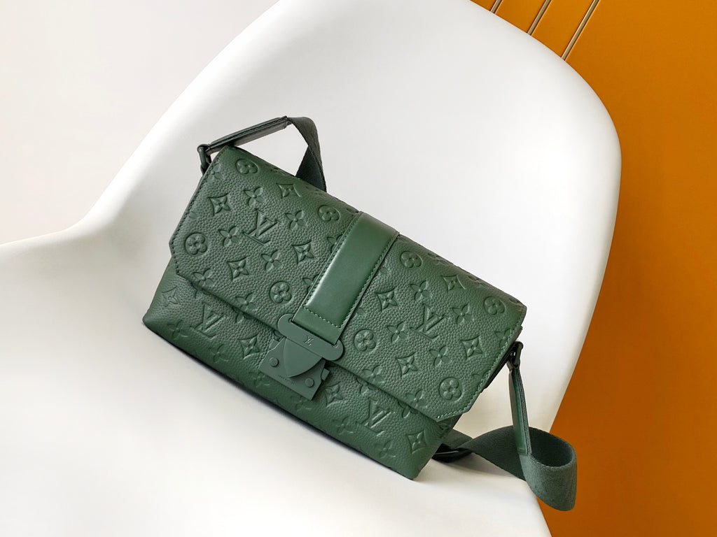 LV S-Cape Messenger