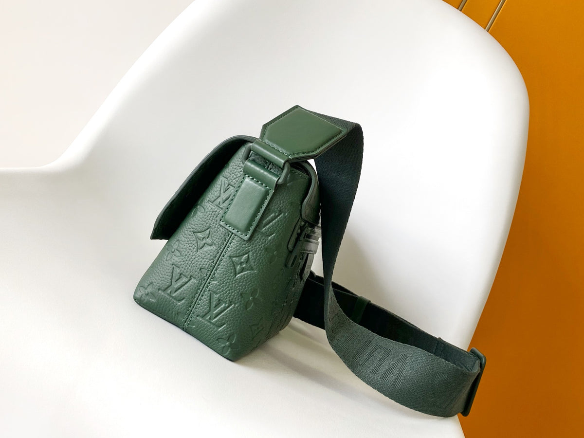LV S-Cape Messenger
