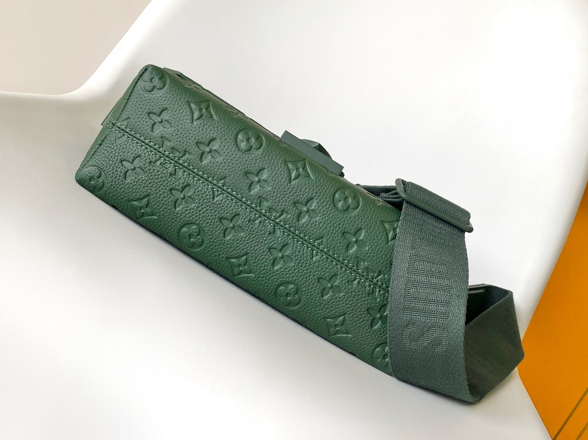 LV S-Cape Messenger