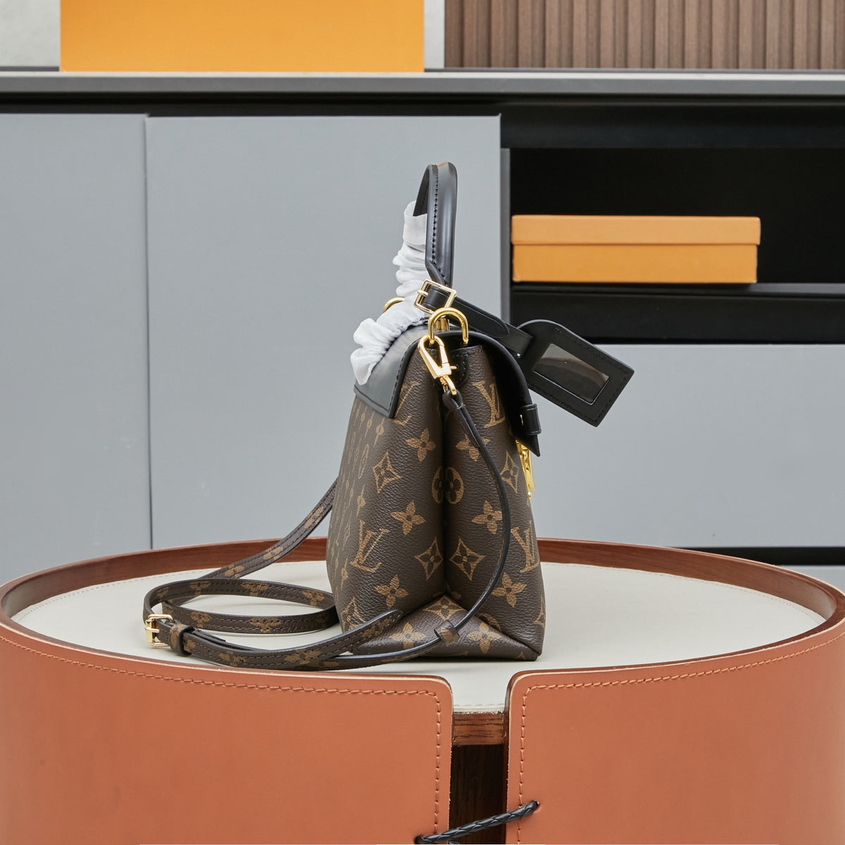 M43125	LV One Handle Flap MM