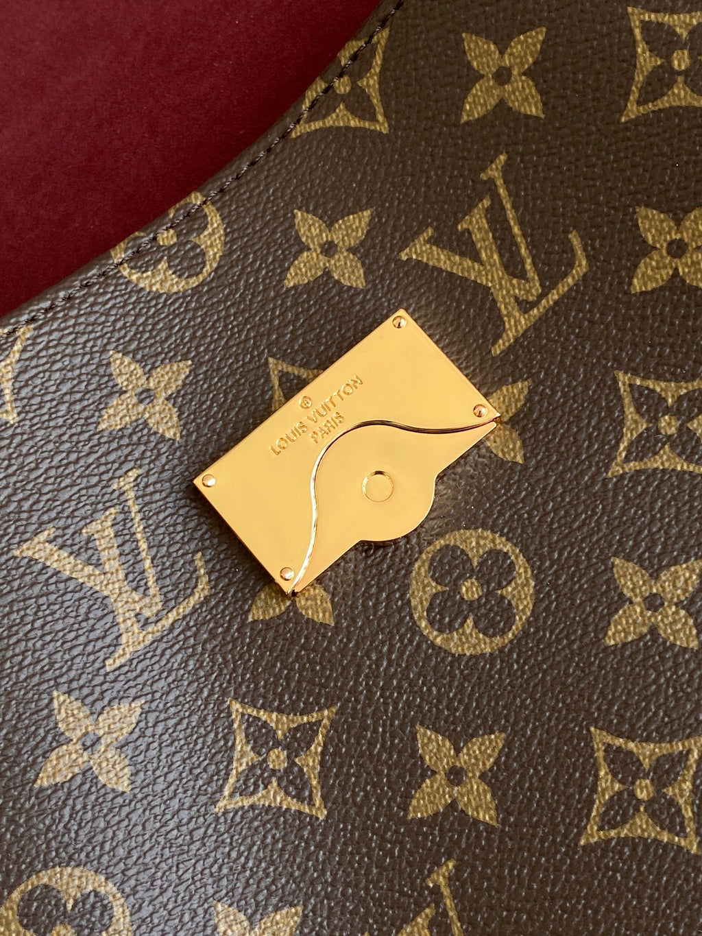 M14473	LV Hide Away