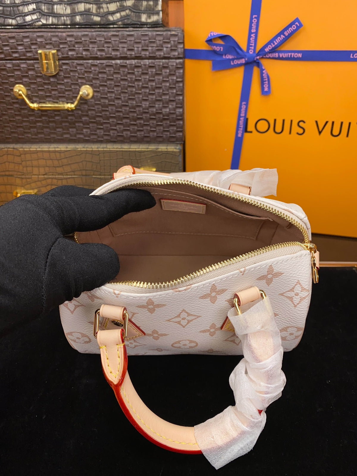 M24474	LV Speedy 18 Bandoulière