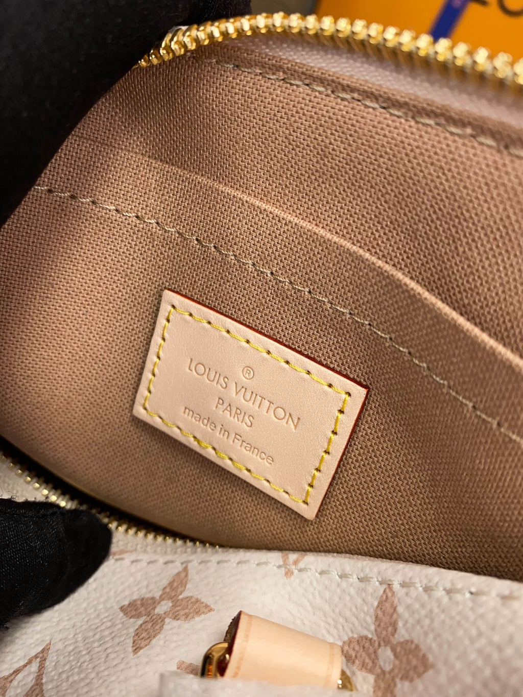 M24474	LV Speedy 18 Bandoulière