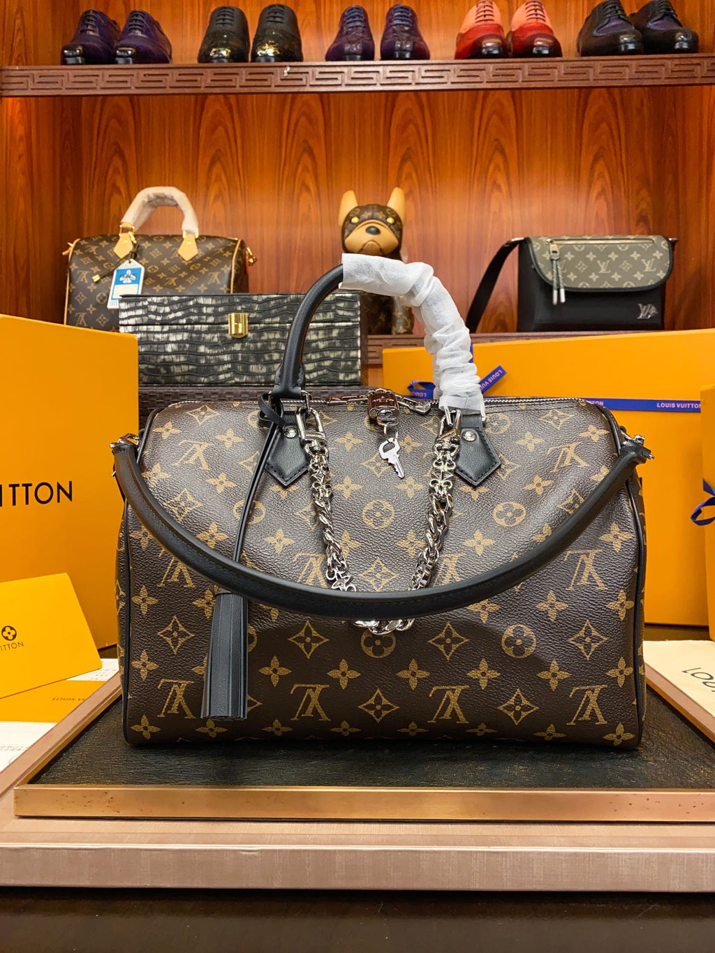 M12243	LV Speedy Soft 30 Dark Monogram