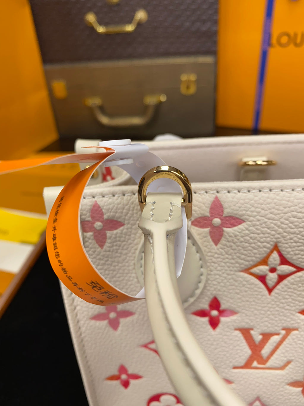 M47115	LV OnTheGo BB