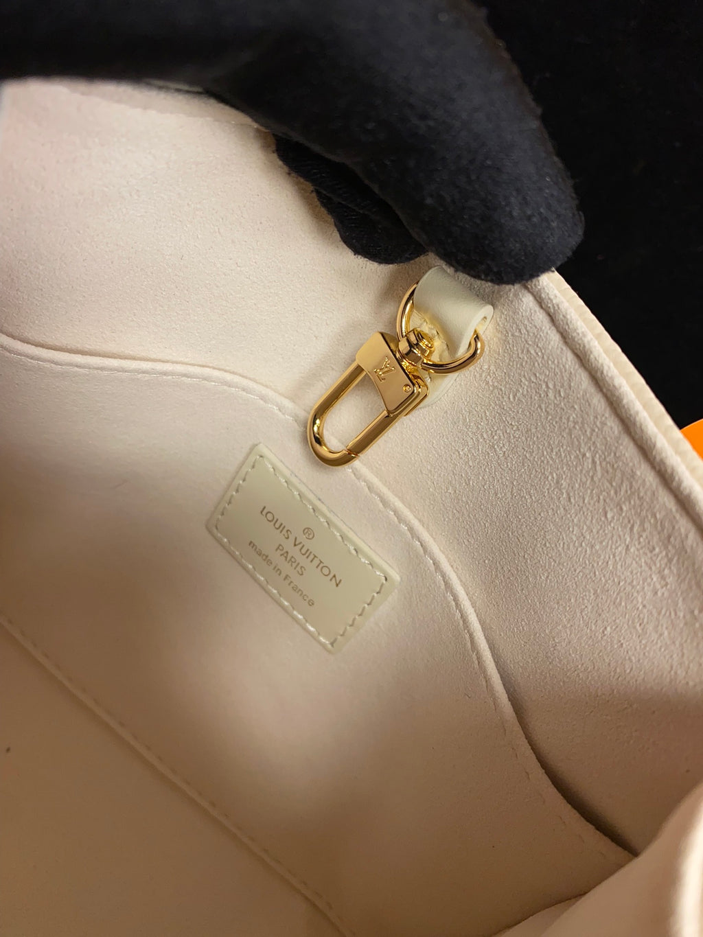 M47115	LV OnTheGo BB