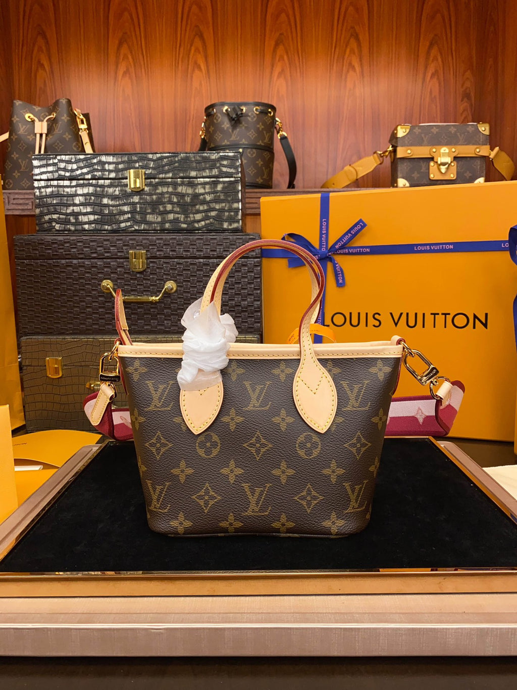 M46786	LV Neverfull BB
