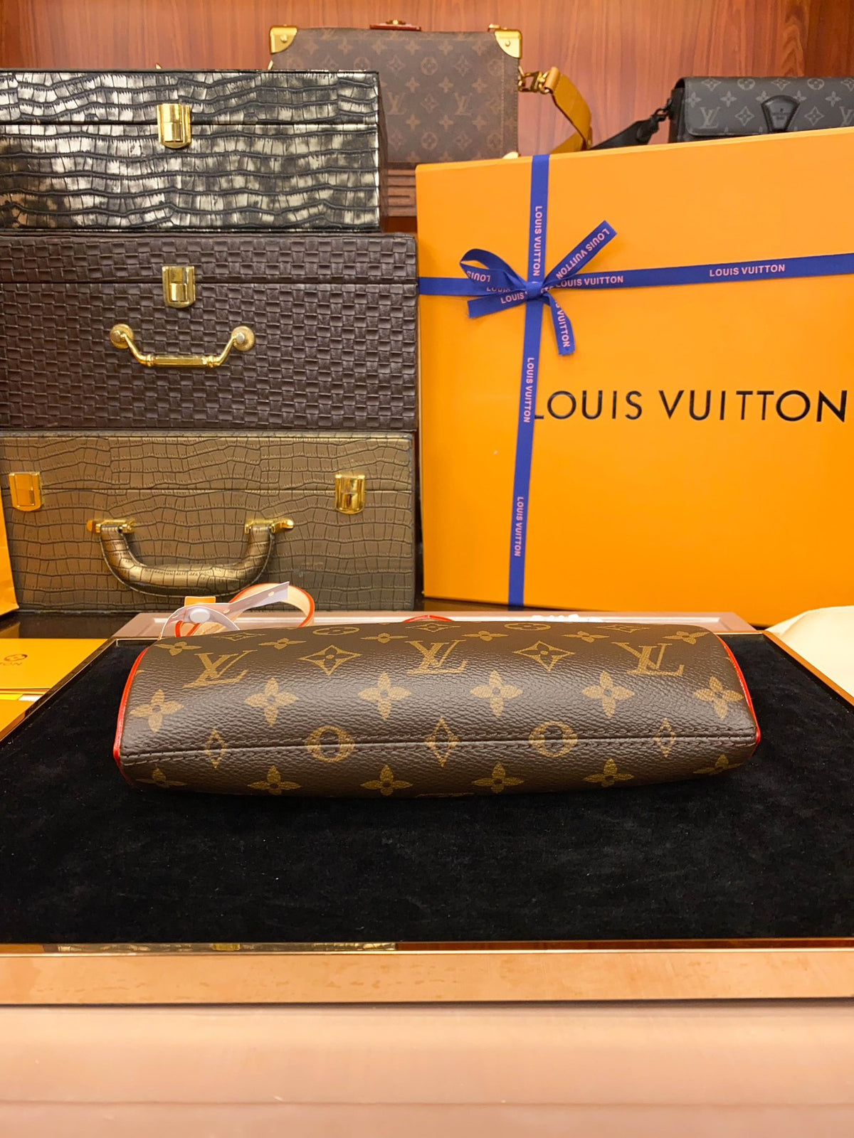 M12859	LV Pochette Tirette