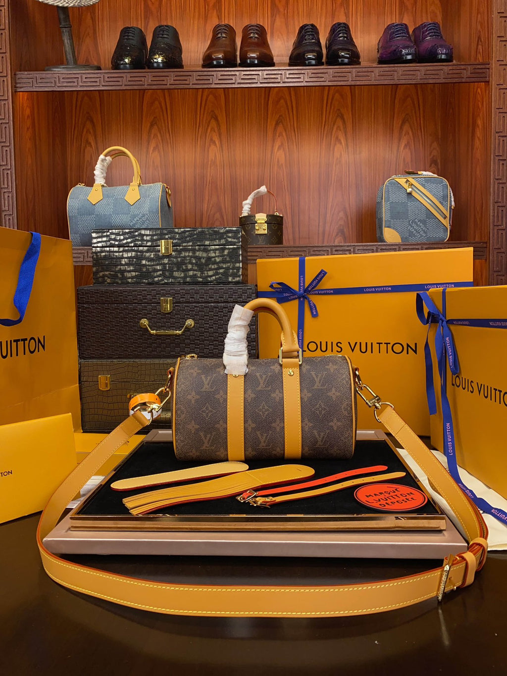 M14981	LV Keepall 25 Cargo