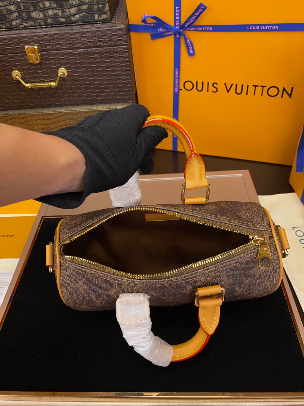 M14981	LV Keepall 25 Cargo
