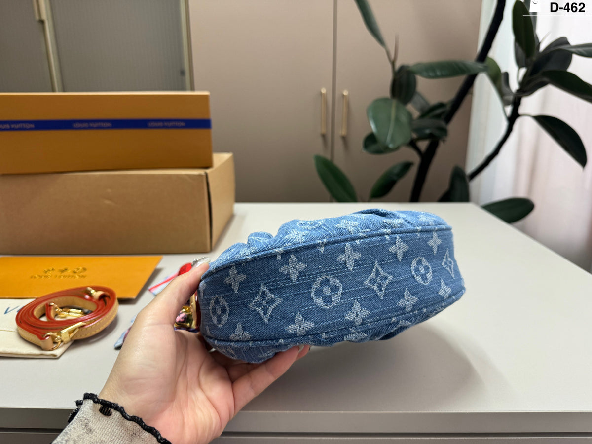 M13571|LV Pochette Valley