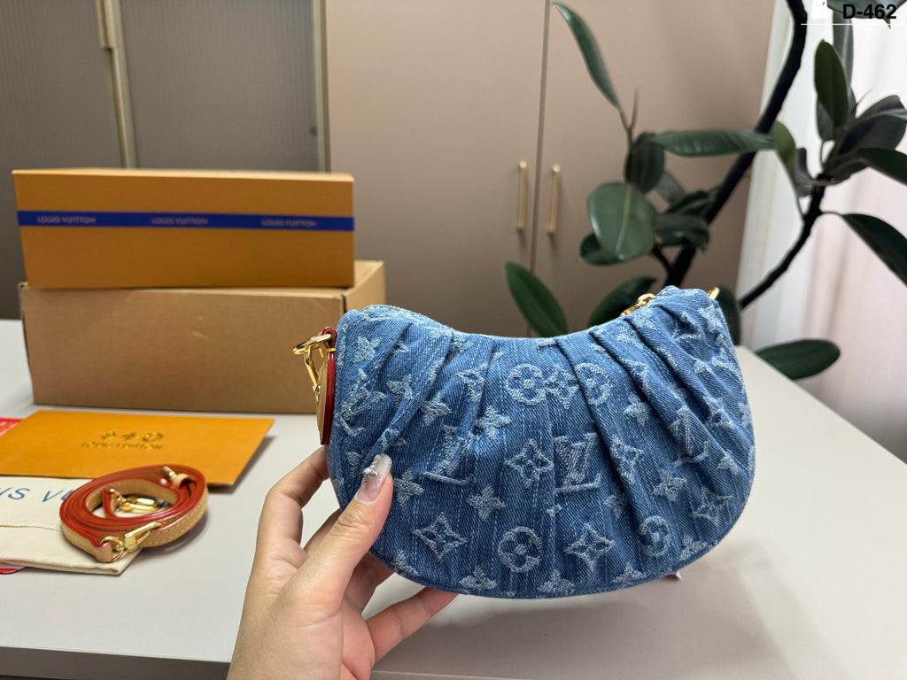 M13571|LV Pochette Valley
