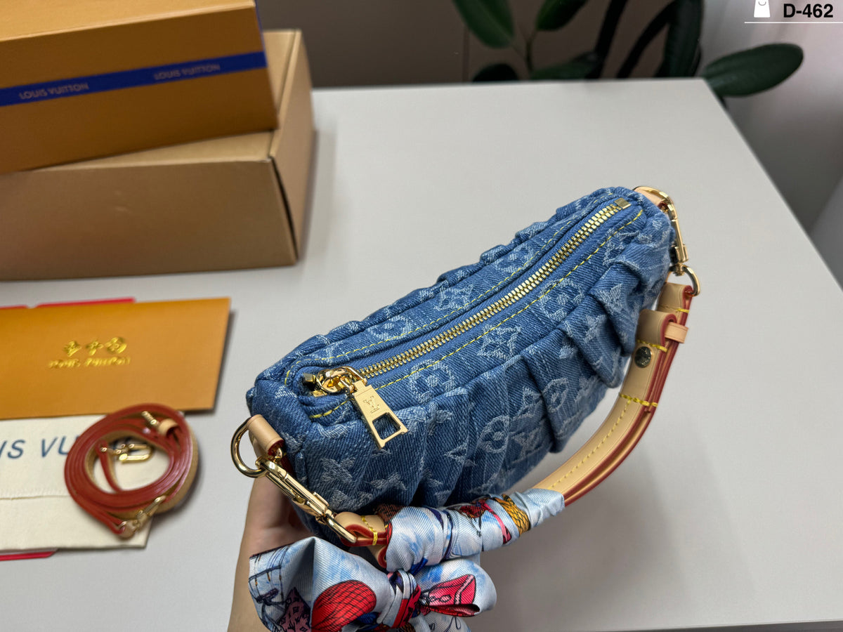 M13571|LV Pochette Valley