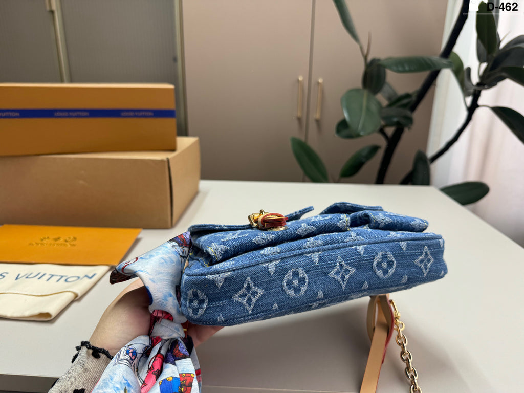 M27602|LV Pochette Accessoire Cargo